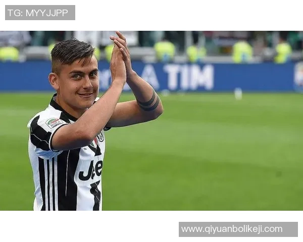 球星足球壁挂装饰打造个性化家居空间 让你与偶像同框每一刻