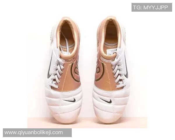 球星足球鞋签名背后的故事与品牌合作解析 球星足球鞋签名背后的故事与品牌合作解析